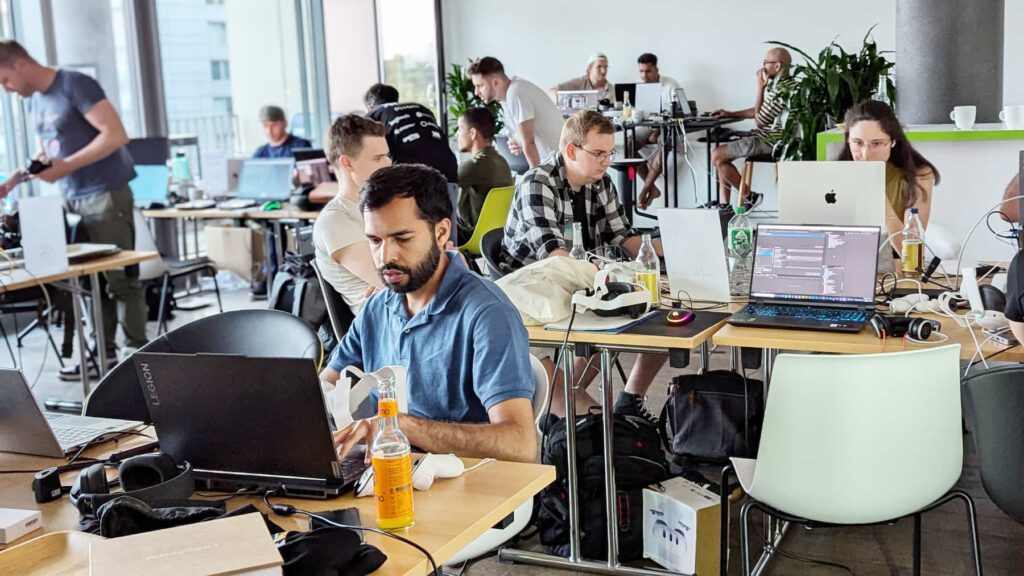 Hackers sitting in room Cologne/Bonn at Startplatz Köln